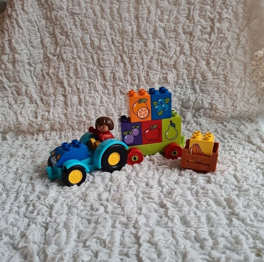 Lego Duplo Traktor med släp och frukt