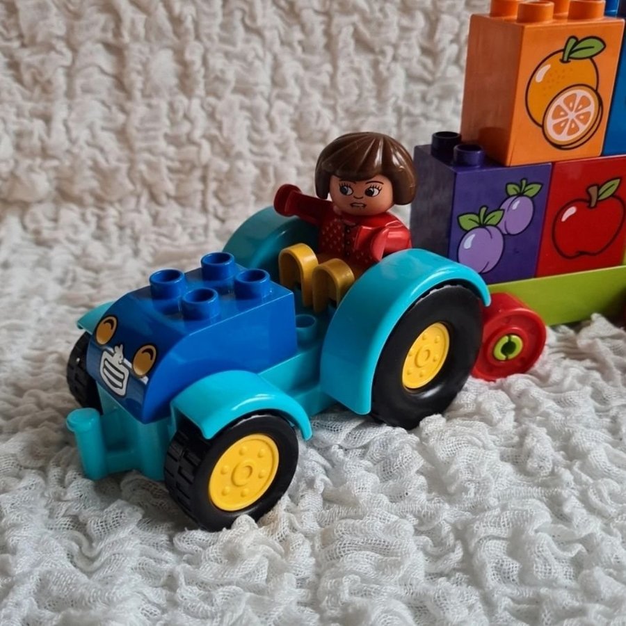 Lego Duplo Traktor med släp och frukt