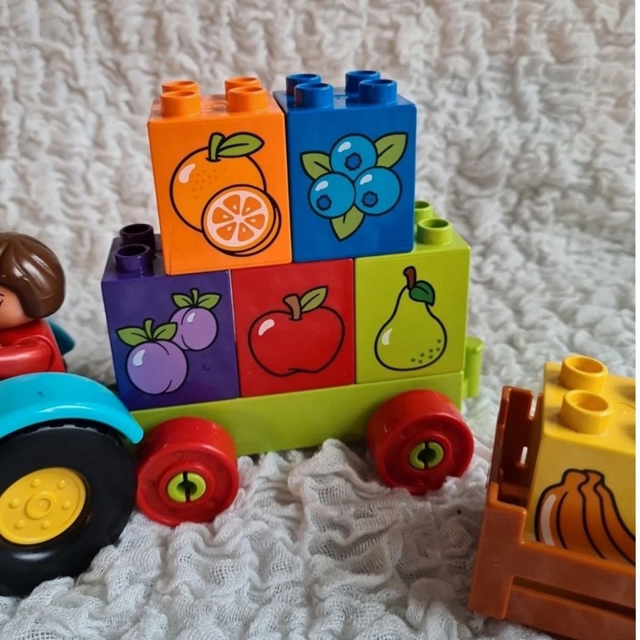 Lego Duplo Traktor med släp och frukt