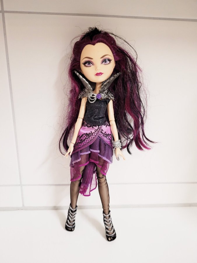 Ever After High - Raven Queen Doll