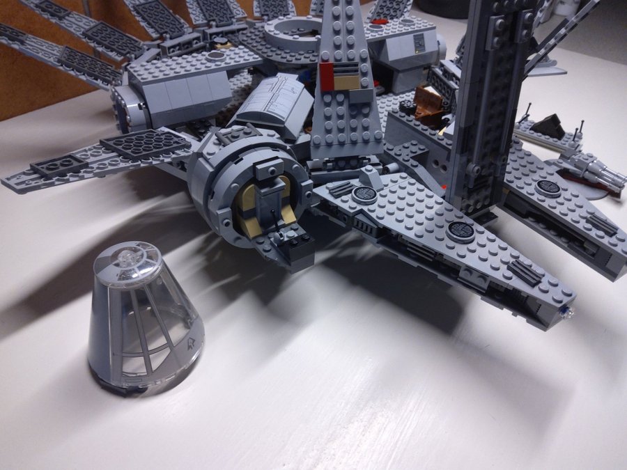 Lego Star Wars 7965 Millennium Falcon