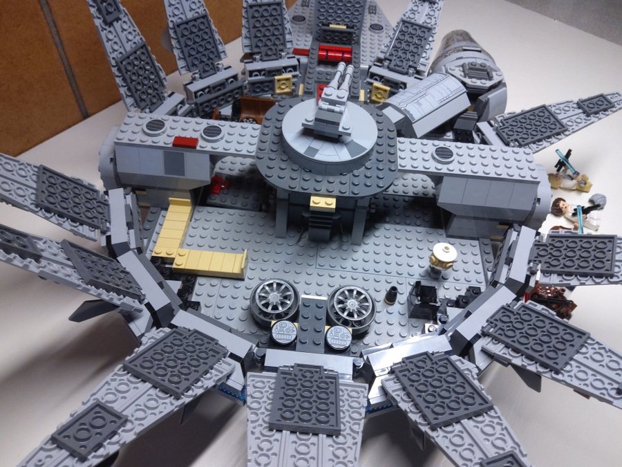 Lego Star Wars 7965 Millennium Falcon