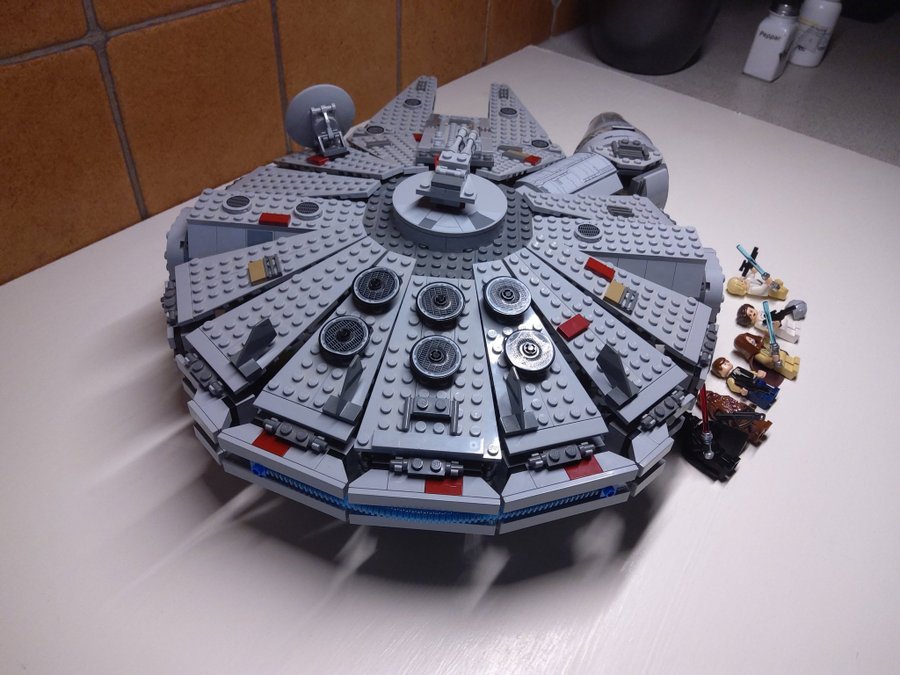 Lego Star Wars 7965 Millennium Falcon