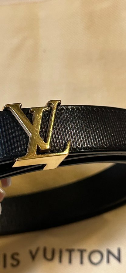 Louis Vuitton LV initials belt - M9578