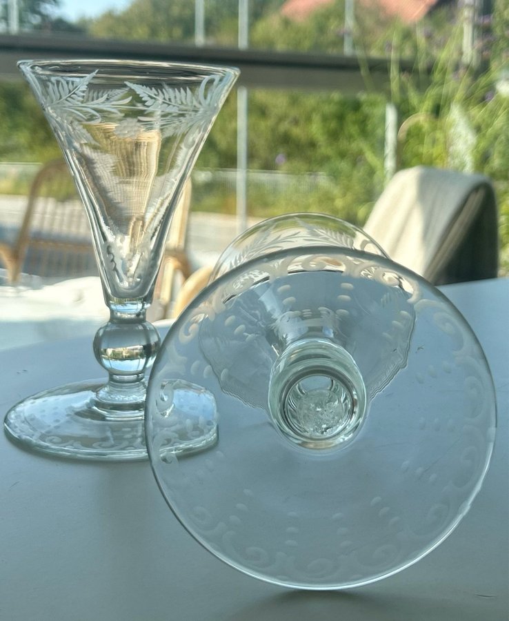 VINGLAS / CHAMPAGNEGLAS 2 st efter 1700-talsmodell från Henrikstorp Glasbruk