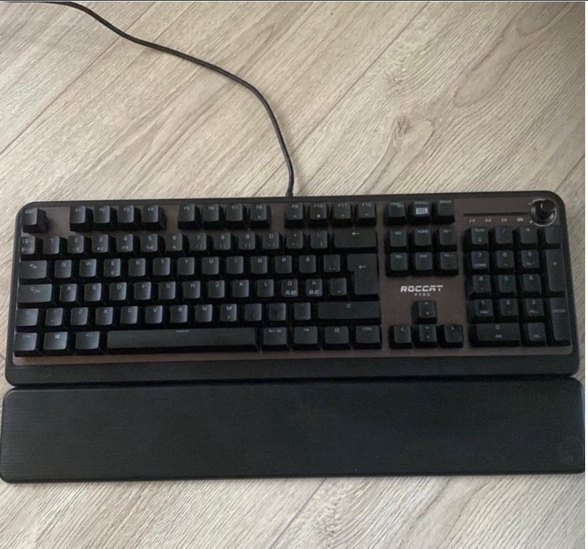 ROCCAT Vulcan 120 AIMO (nypris 1200kr)