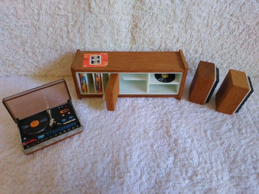 Lundby Stereo, högtalare och bänk.