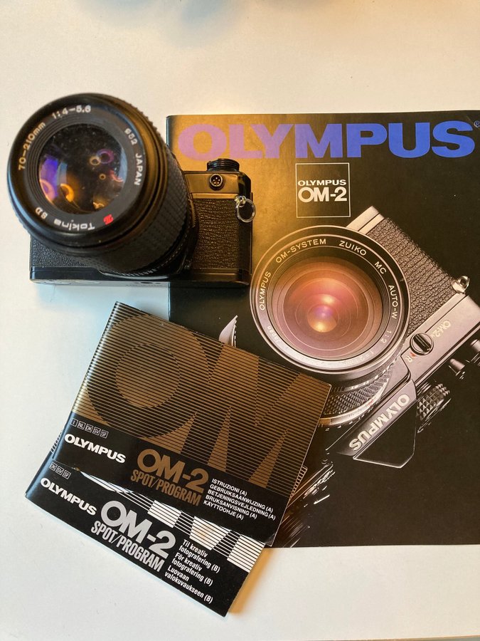 Olympus Systemkamera OM-2 med Tokina SD optik 4-5.6/70-210 mm