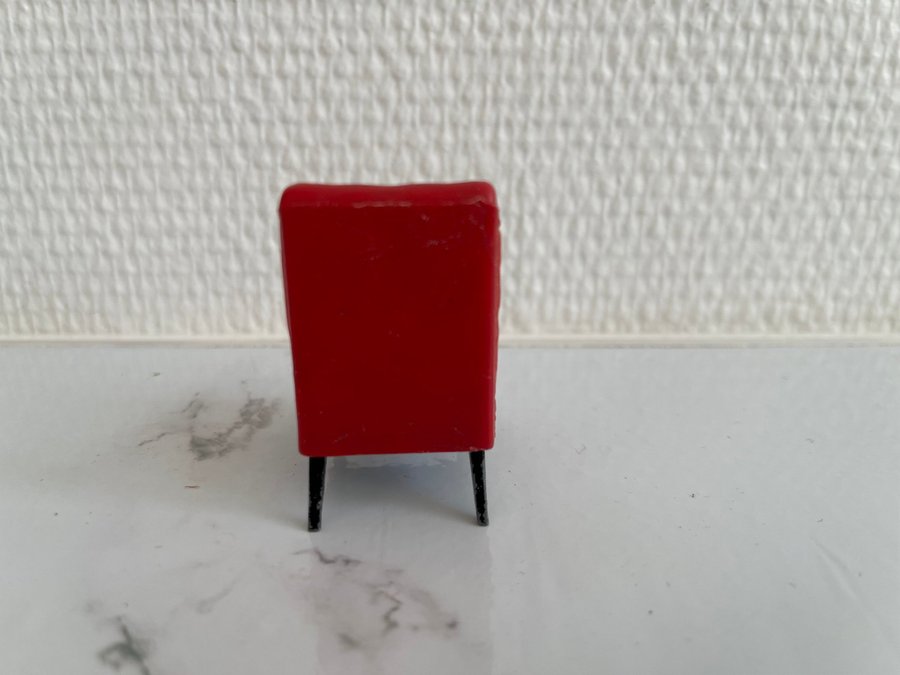 Vintage röd Doll House Triang Spot-on TV-stol MINT 1960-talet