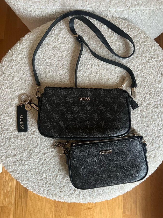 Guess väska mini pochette svart nyskick