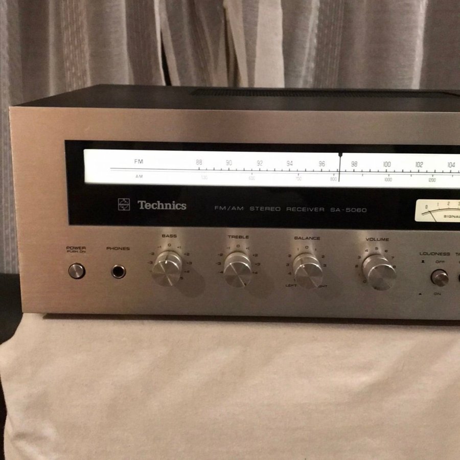 TECHNICS VINTAGE AMPLITUNER STEREO SA-5060