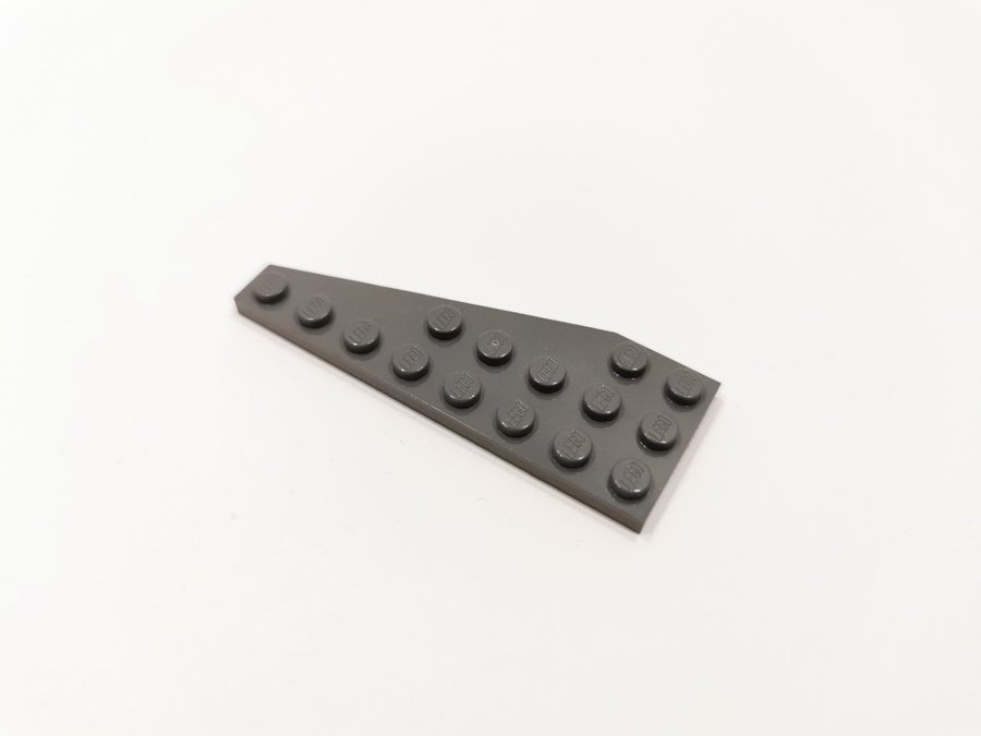 Lego - wedge - vinge - plate - höger - 8x3 - part 50304 - mörkgrå (bluish)