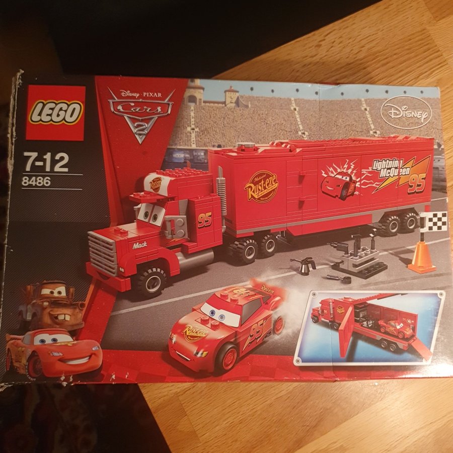 LEGO Cars 2 - Mack  Lightning McQueen 8486