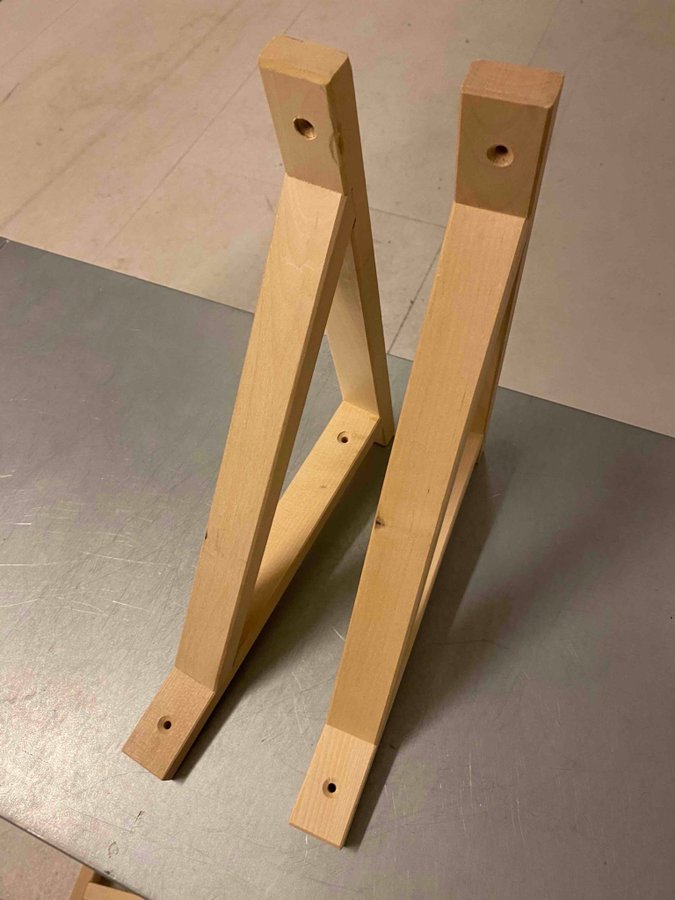 2x Ekby Valter IKEA 28 cm 566.961.09 oanvända hyllkonsoler