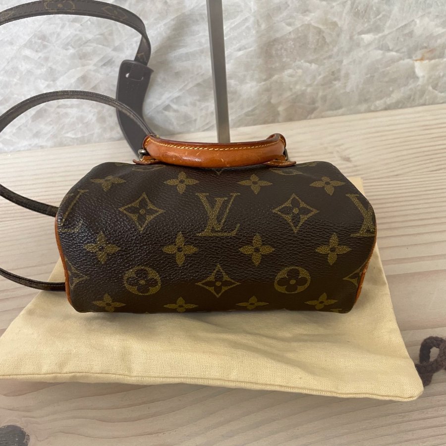 Louis Vuitton Nano Speedy