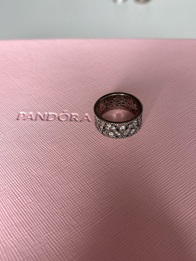 Pandora Ring