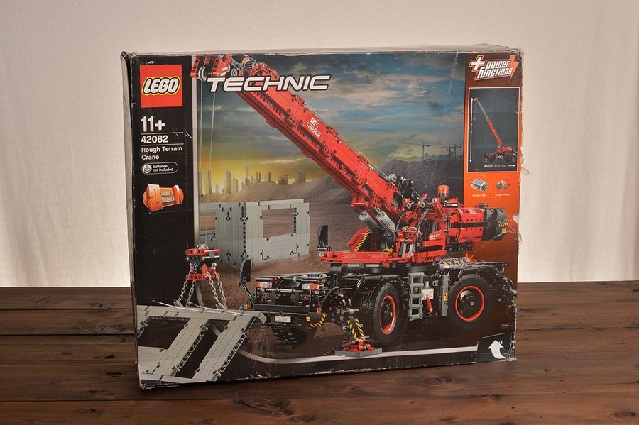 LEGO Technic 42082 - Rough Terrain Crane (terrängkran alt. pålkran)