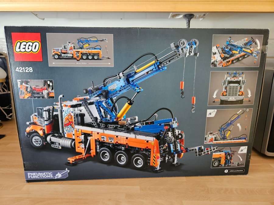 Lego 42128, Heavy-duty Tow Truck