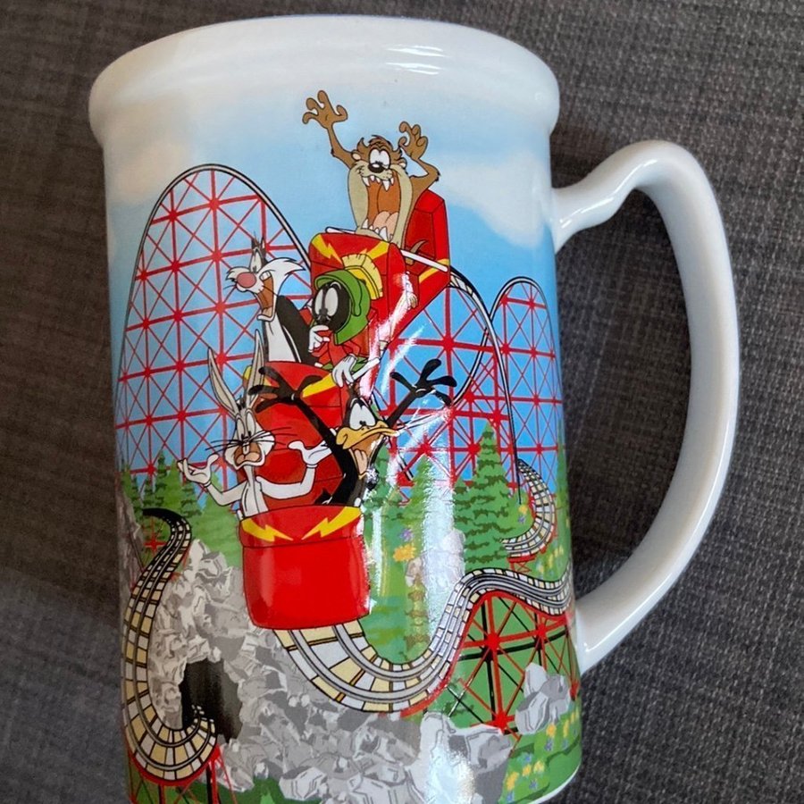 Six Flags Magic Mountain kiss kopp mugg souvenir