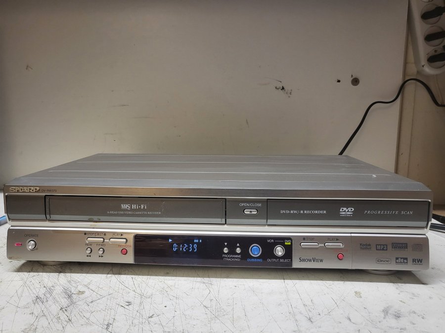 Sharp DV-RW370S(S) DVD- och VHS-spelare .DVD  VHS recorder