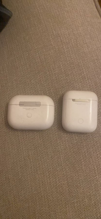 Apple AirPods box