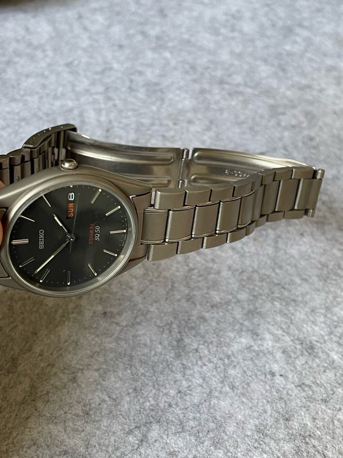 Seiko SQ 50 Titanium Day-Date Quartz