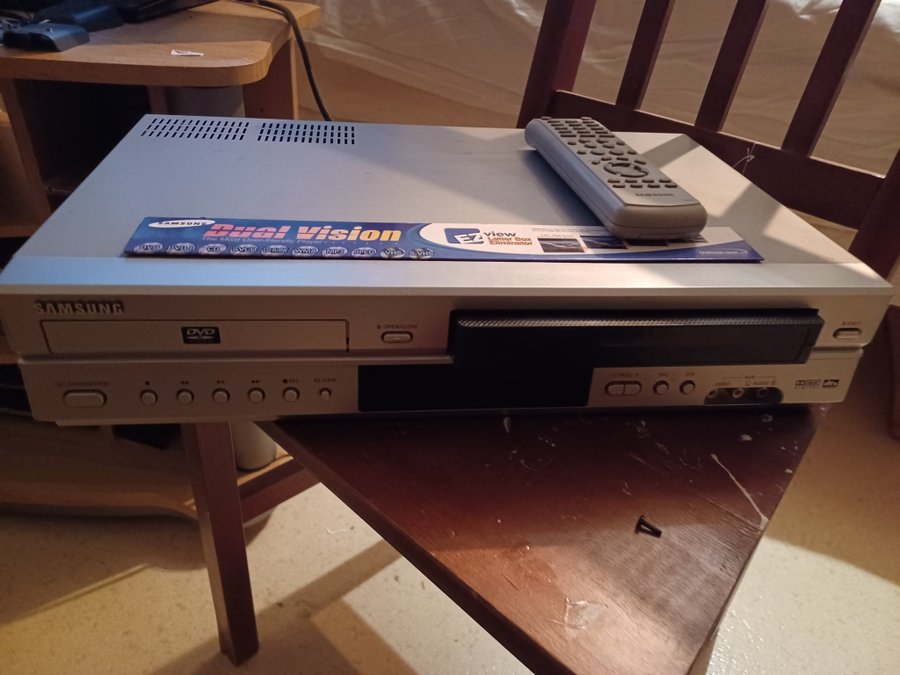 Samsung sv dvd 40 DVD-spelare med VHS med fjärrkontroll