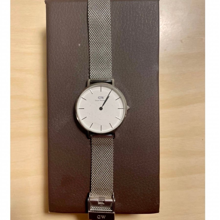 Daniel Wellington klocka - PETITE STERLING