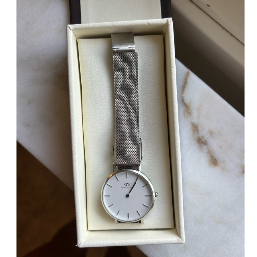 Daniel Wellington klocka - PETITE STERLING