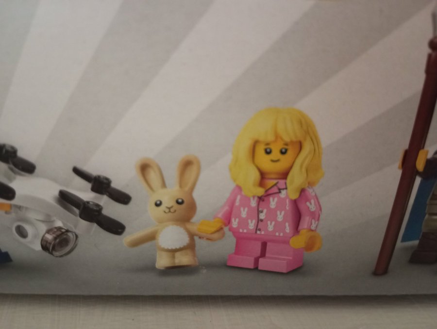 Lego minifigures series 20 Pyjamas girl  oöppnad!