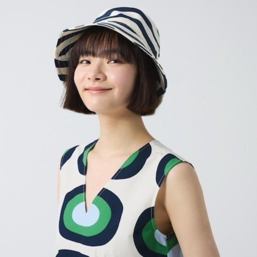 Marimekko x Uniqlo Lirinä beige randig bucket hat hatt solhatt