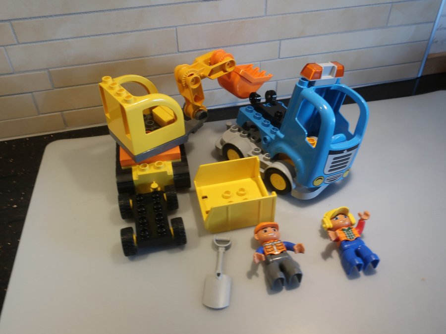 Lego - Duplo - Lastbil och grävmaskin - 2 arbetsgubbar