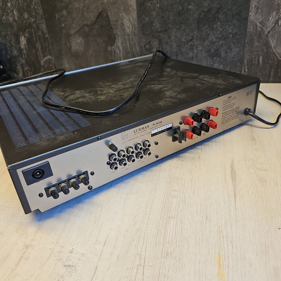 LUXMAN AM/FM Stereo Tuner-Amplifier R-5030