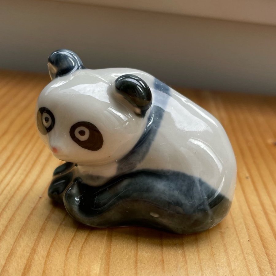 Porslinsfigur Panda