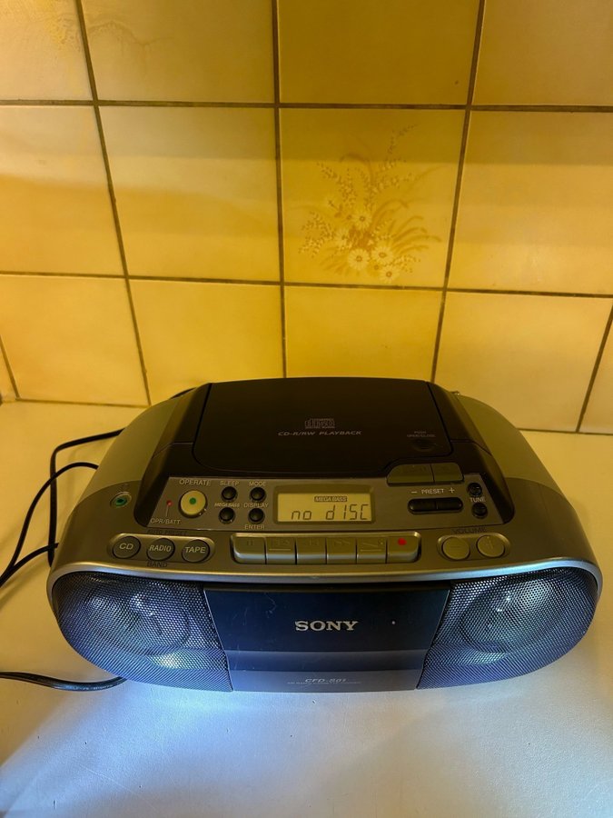 RADIO/CD /KASSET SONY