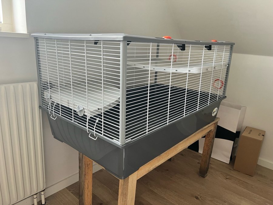 Stor hamsterbur med tillbehör