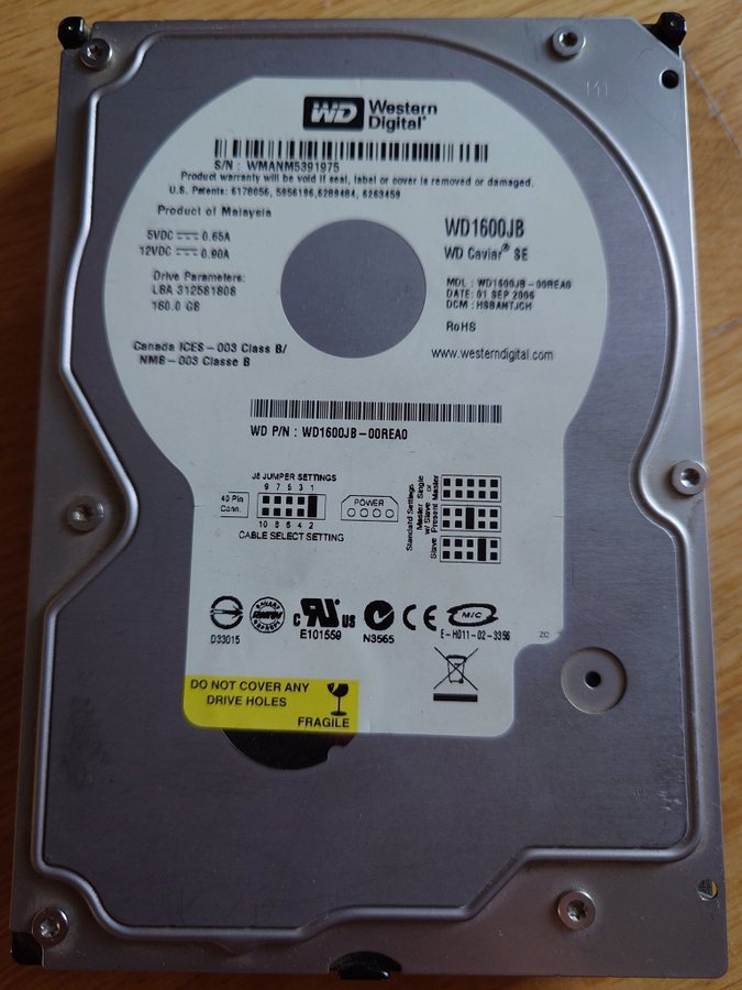 1x160GB Western Digital IDE drive