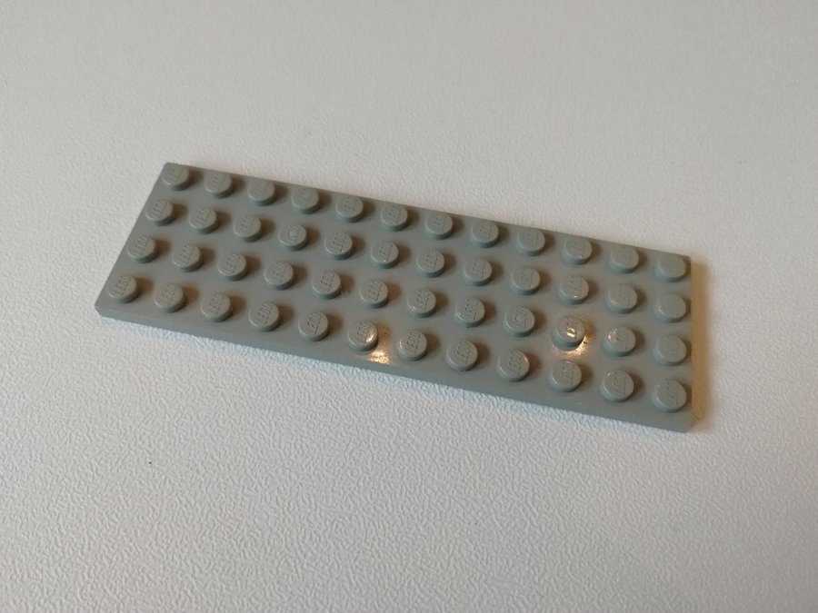 Lego - platta - plate - 4x12 - part 3029 - ljusgrå (old light gray)