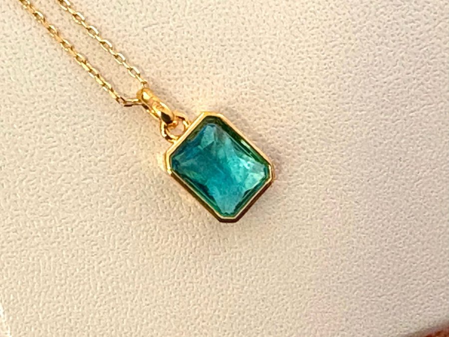 18K Gold Pendant Blue Topaz - Stone Queen