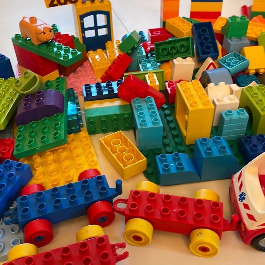 Lego Duplo - Stor samling med fordon djur och byggstenar