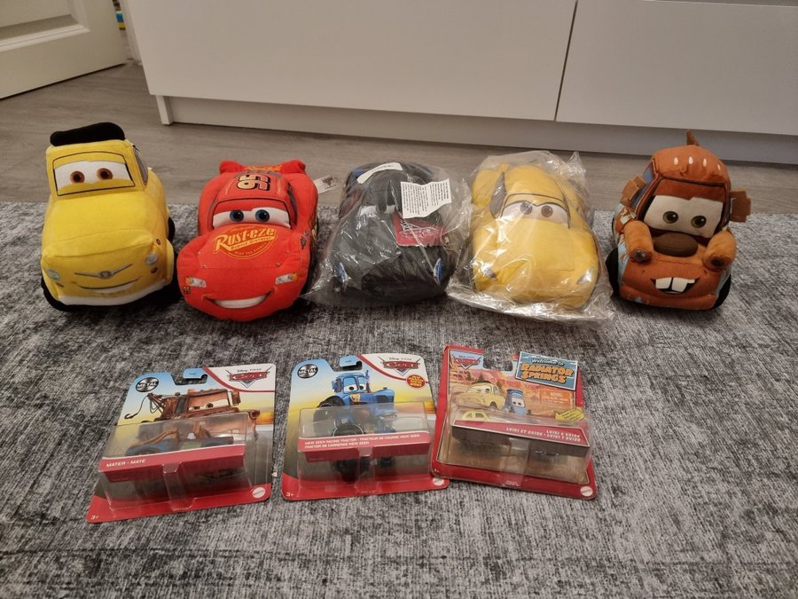 Disney cars bilar (paket) Blixten Mcqueen Cruiz Ramirez Jackson Storm Bärgarn mm