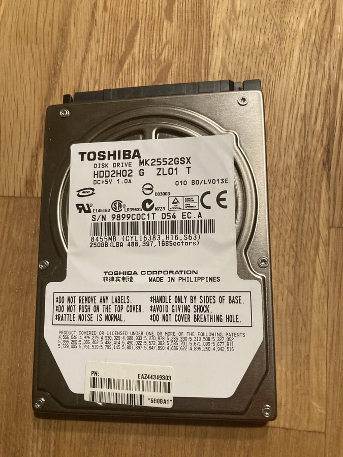 25-tums Toshiba MK2552GSX SATA-disk på 250 GB