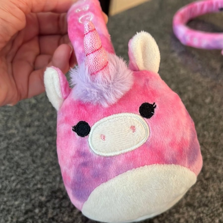 Squishmallows hörlurar i form av enhörning