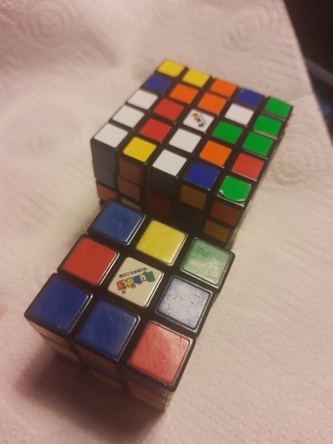 Rubiks kub en 3-radig o e 5 radig