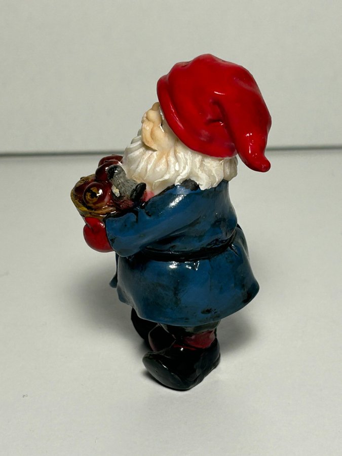 Tomtefigur med korg - Jul - Tomte