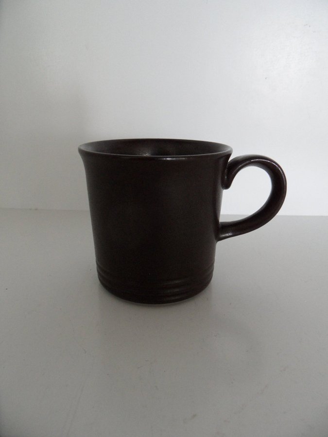 Brun mugg i stengods Höganäs keramik D 6 cm retro vintage