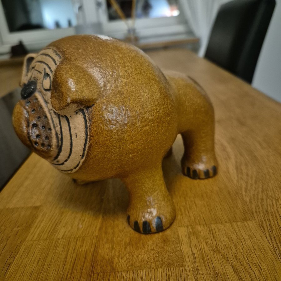 Lisa Larson Bulldog 17cm lång 14cm höjd