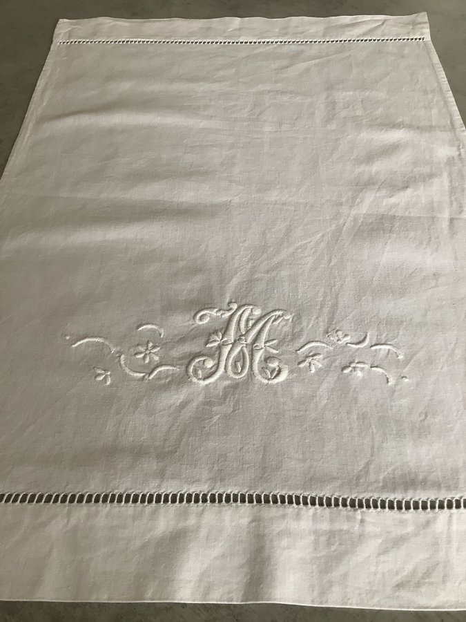 Kökshandduk med Handbroderier och monogram M