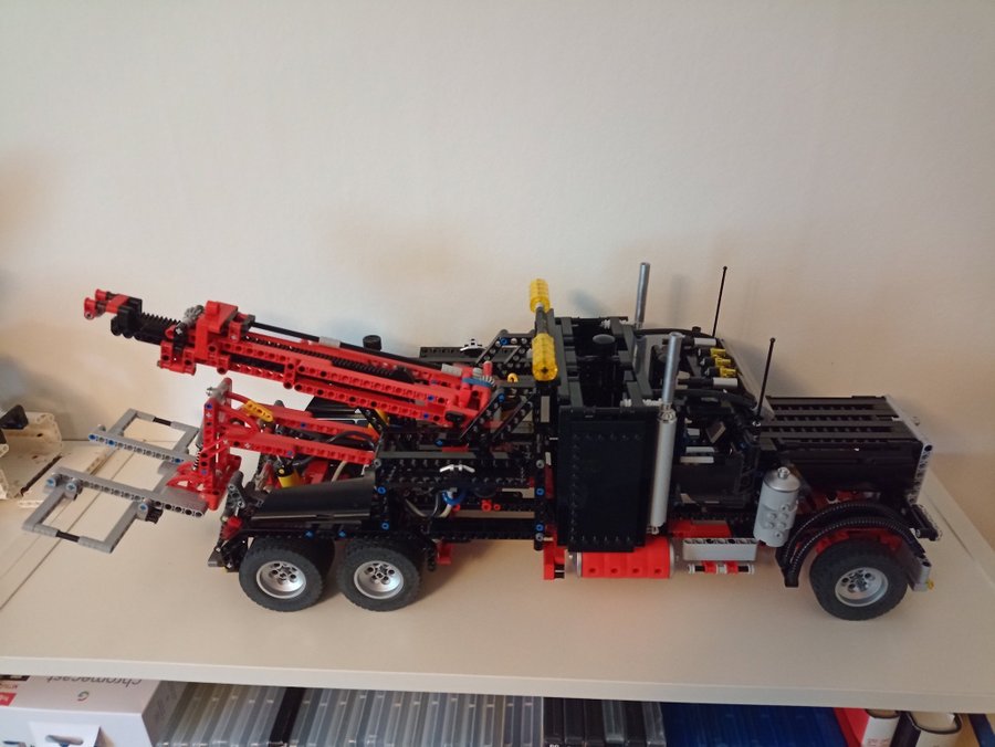 Lego Technic 8285 Tow Truck komplett med manual och låda