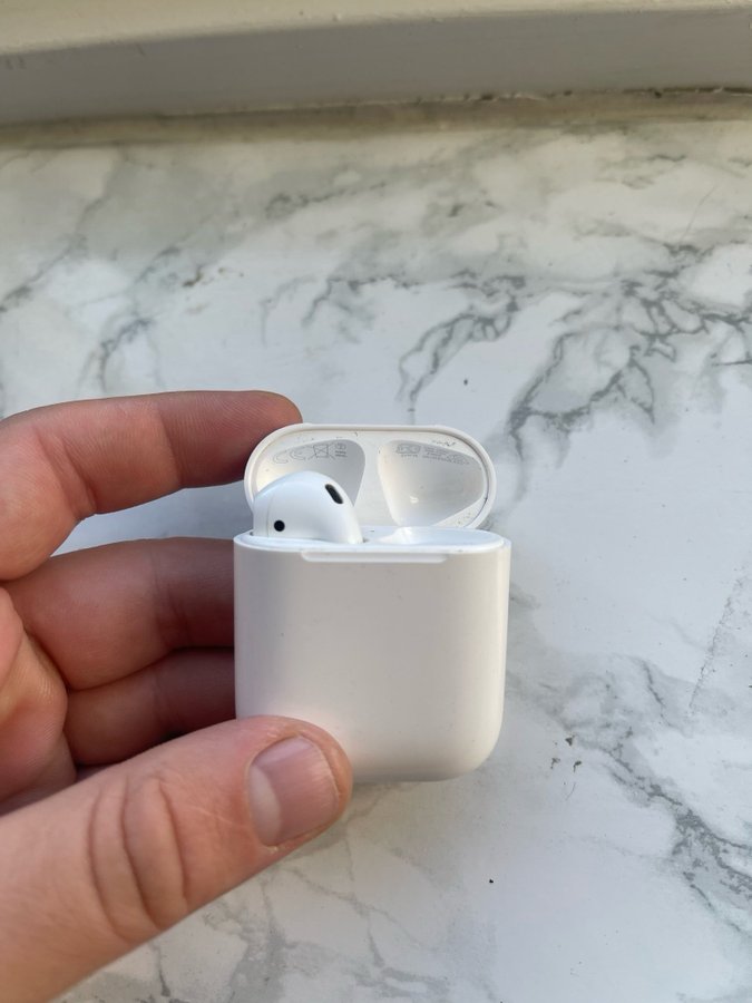 Apple AirPods (2:a generationen)